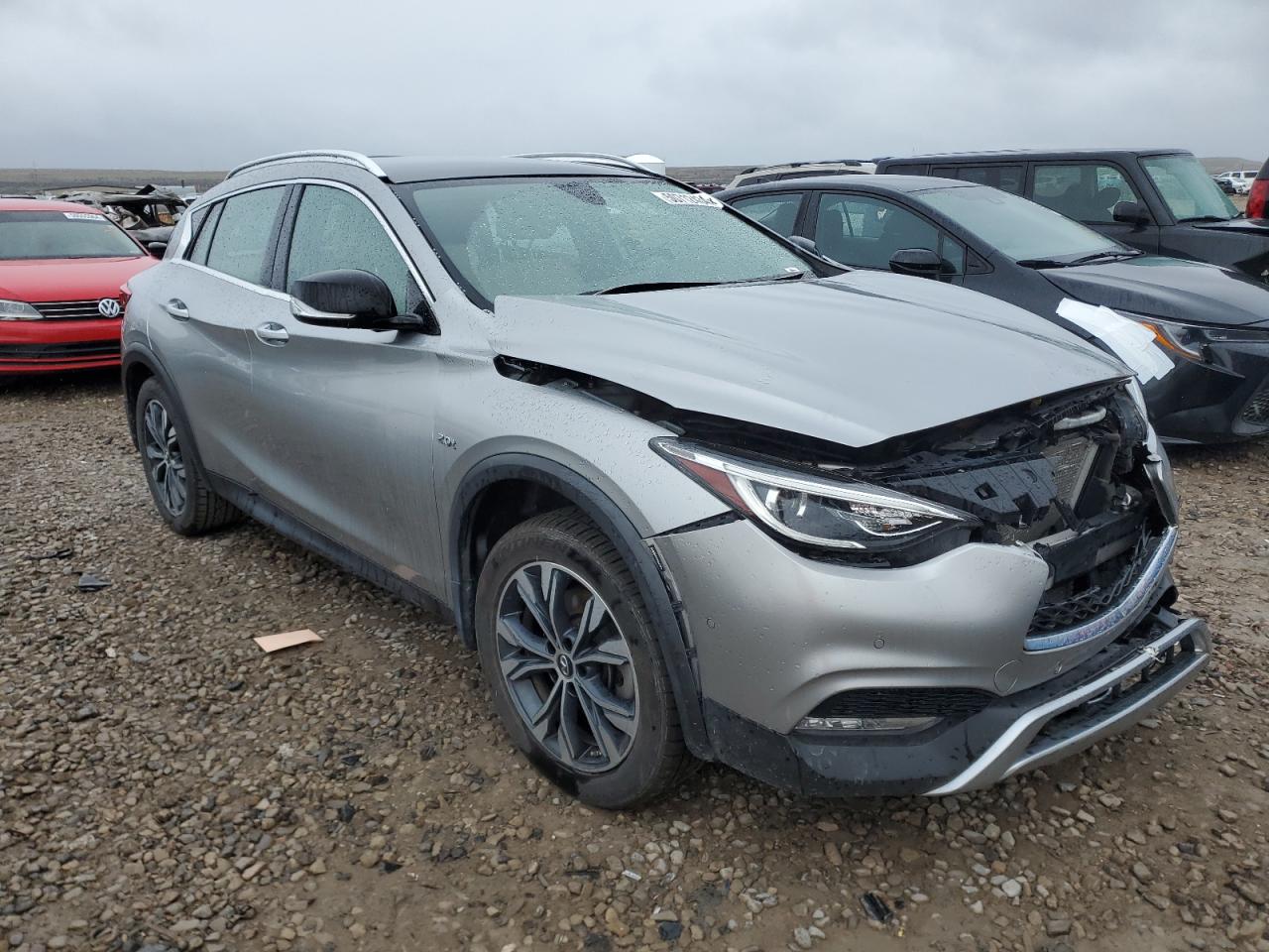 SJKCH5CRXJA056114 2018 Infiniti Qx30 Base