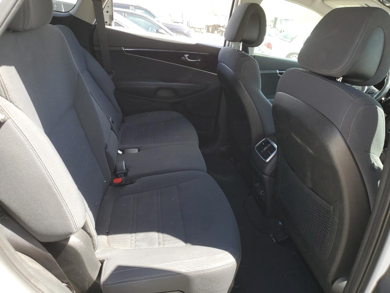 5XYPG4A33GG184185 2016 Kia Sorento Lx