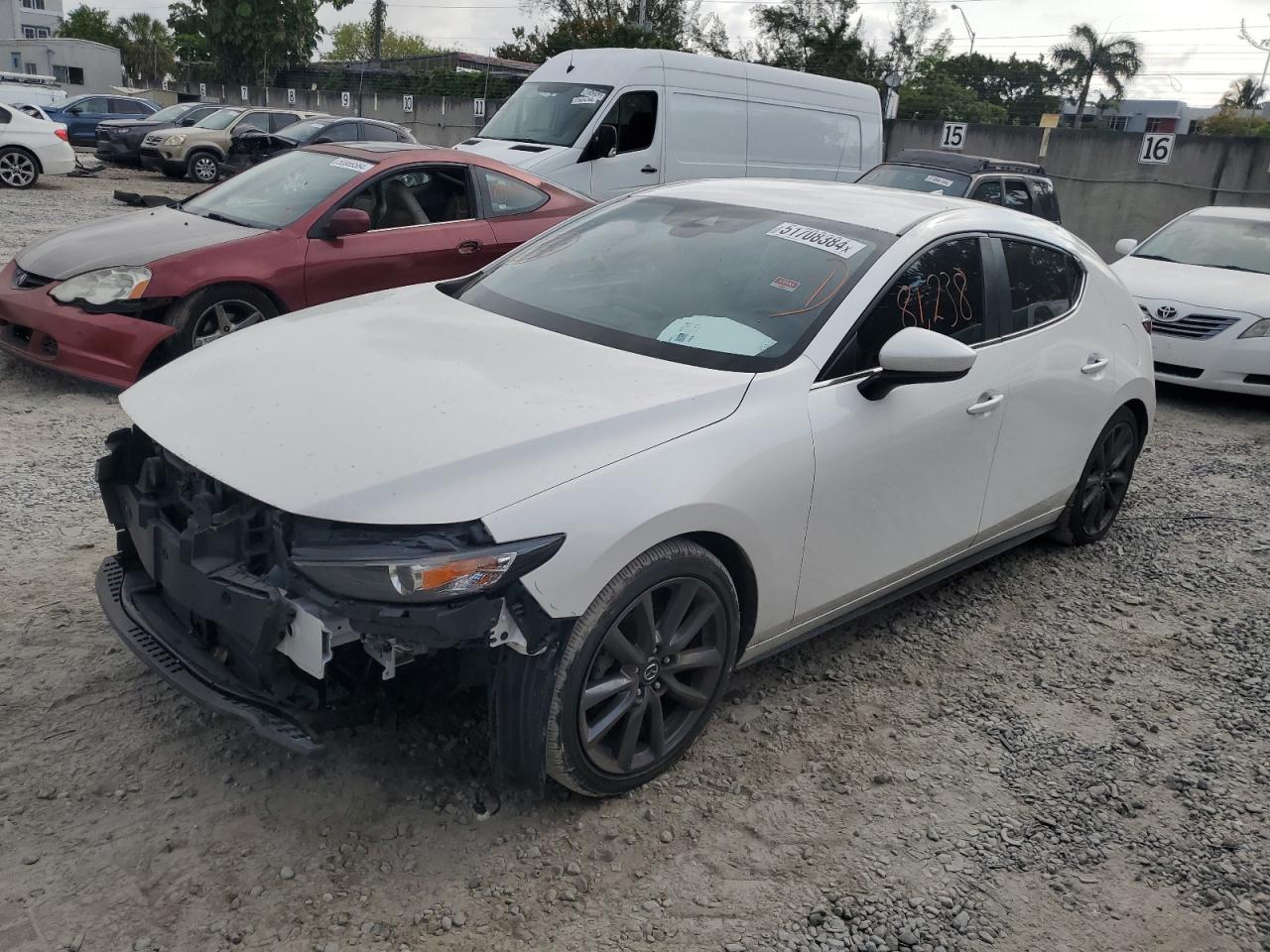 JM1BPAMM0K1140165 2019 Mazda 3 Preferred