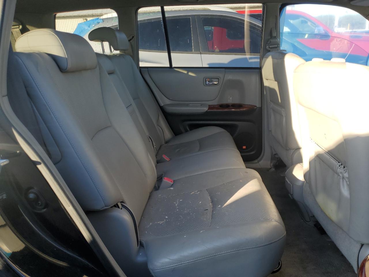 JTEEP21A050111896 2005 Toyota Highlander Limited