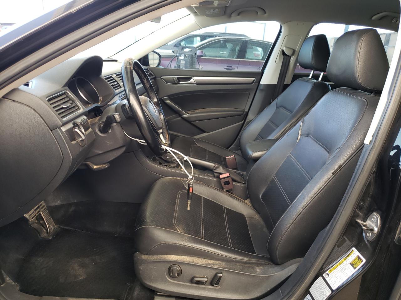 1VWAA7A37JC002621 2018 Volkswagen Passat S