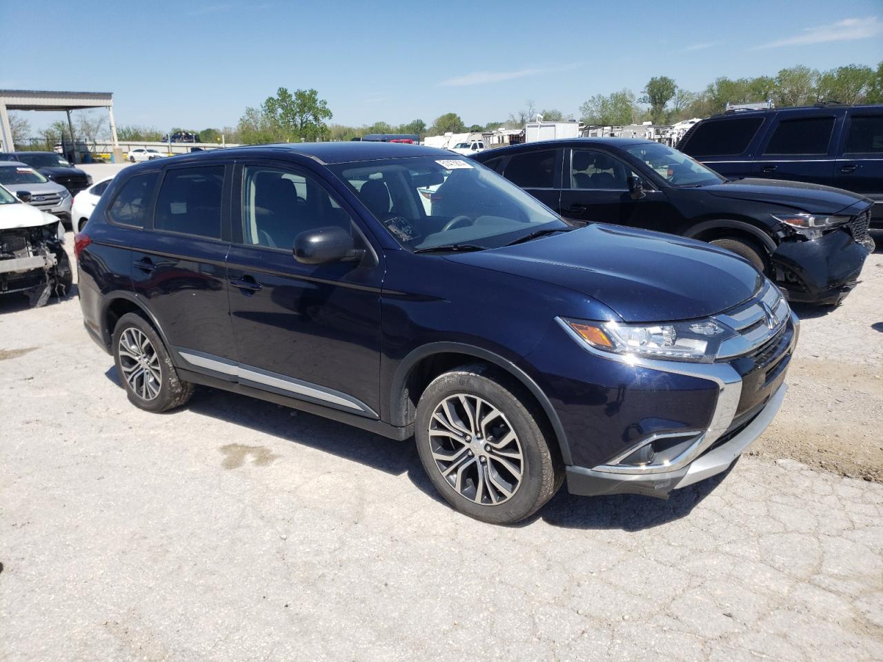 JA4AD2A35JJ003849 2018 Mitsubishi Outlander Es