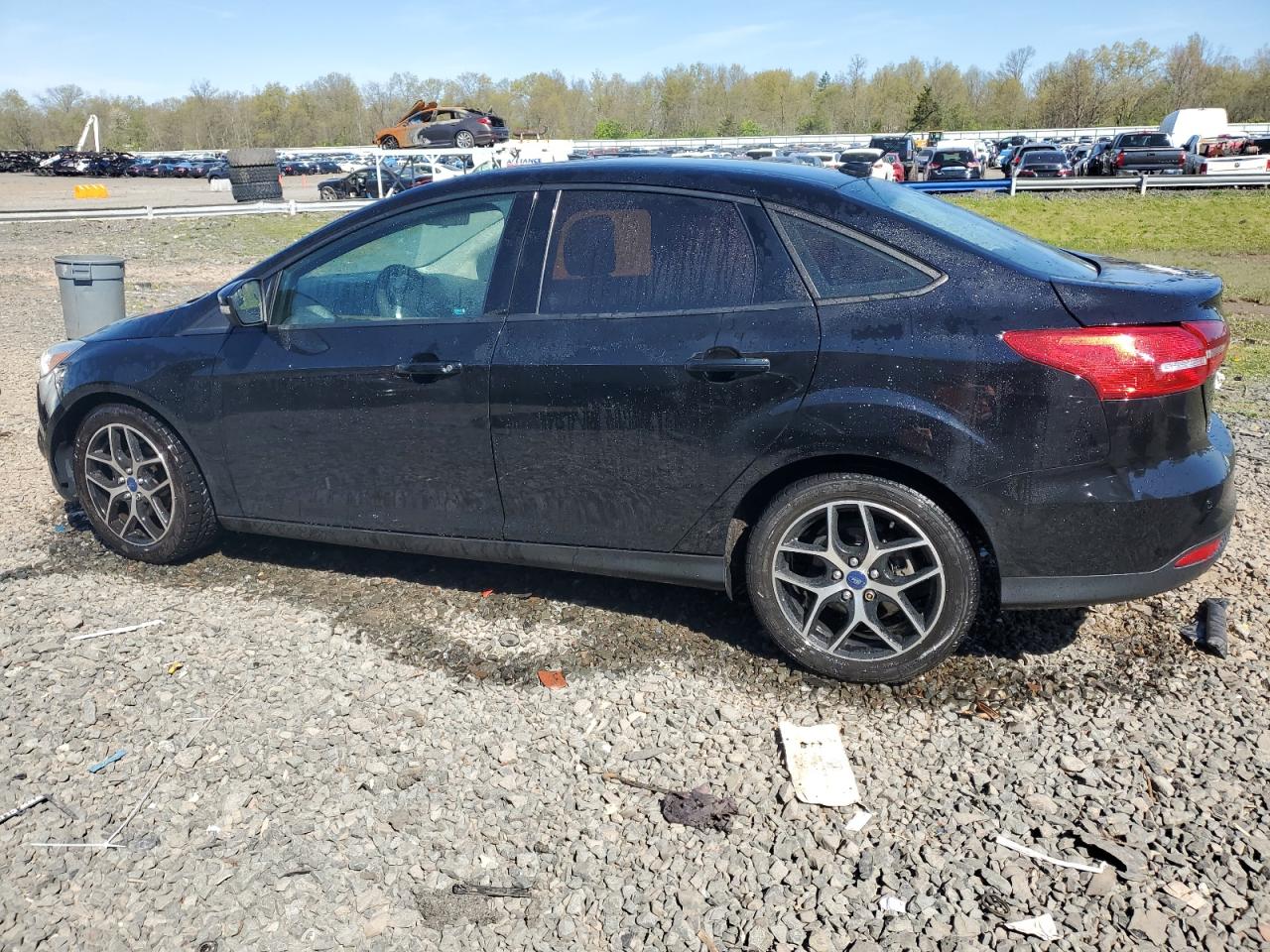 2017 Ford Focus Sel vin: 1FADP3H26HL237970