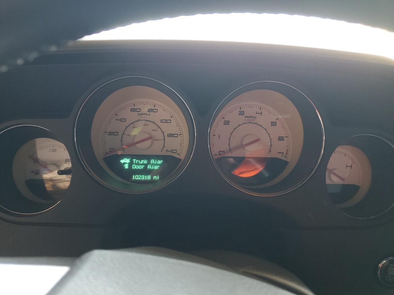 2B3CJ4DG9BH603098 2011 Dodge Challenger