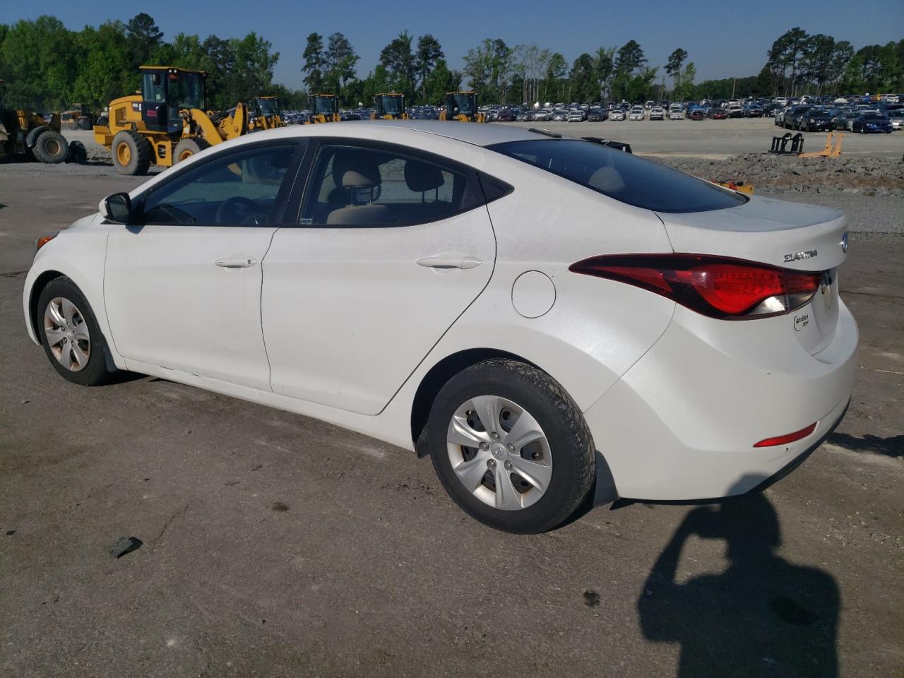 5NPDH4AE2GH770113 2016 Hyundai Elantra Se