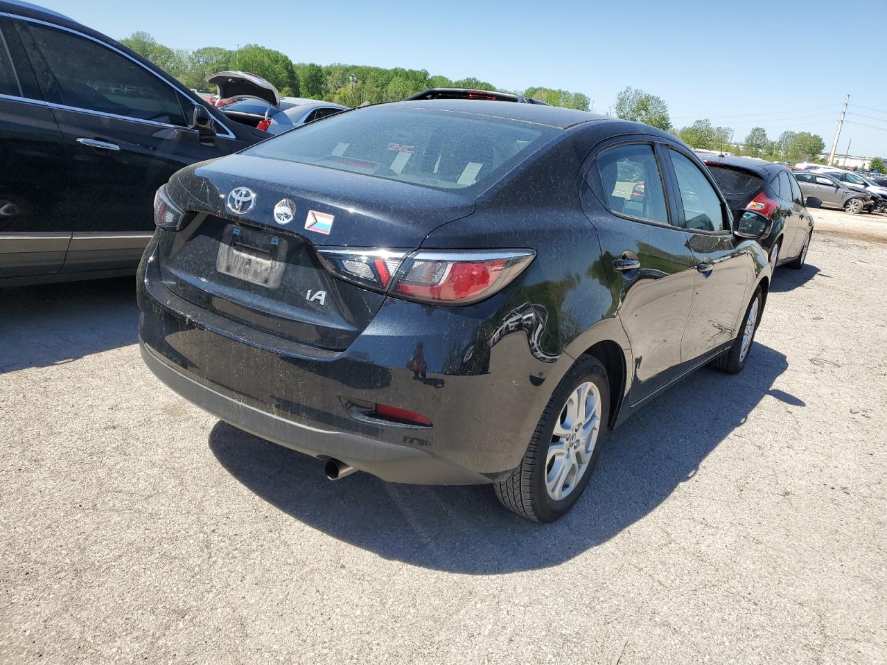 2018 Toyota Yaris Ia vin: 3MYDLBYV7JY316802