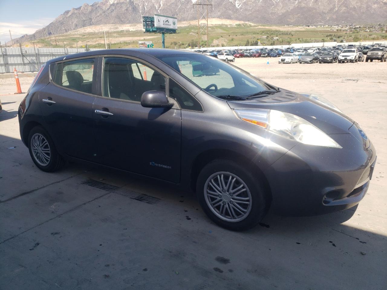 1N4AZ0CP3DC412975 2013 Nissan Leaf S