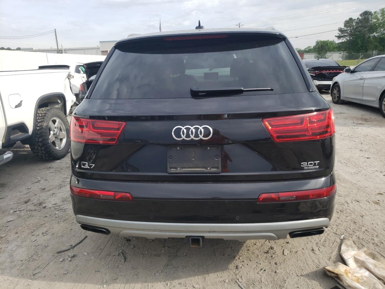 WA1VAAF75HD035807 2017 Audi Q7 Prestige