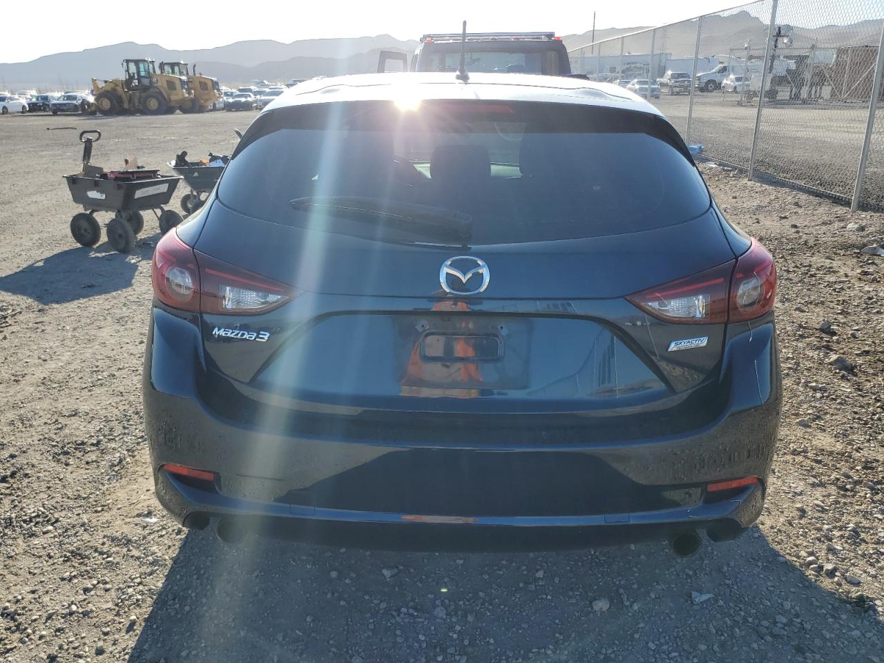 3MZBN1K73JM234719 2018 Mazda 3 Sport