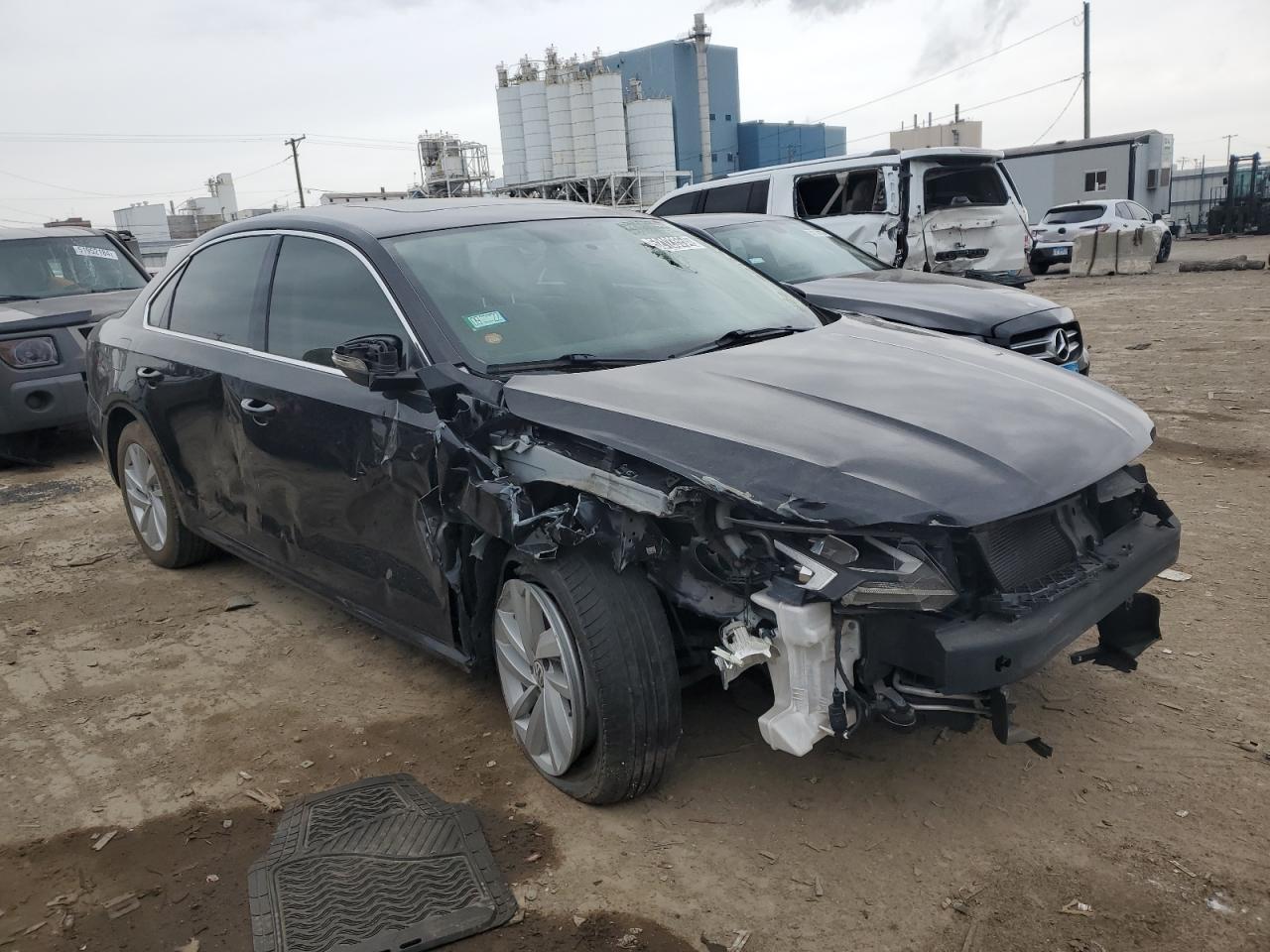 1VWBA7A39JC037097 2018 Volkswagen Passat Se