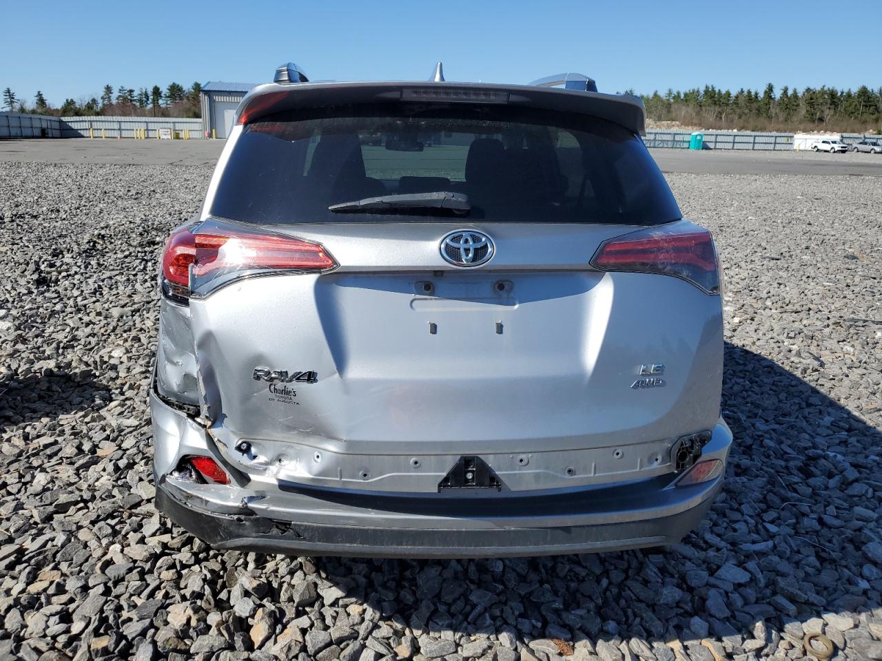 2T3BFREV9HW576032 2017 Toyota Rav4 Le