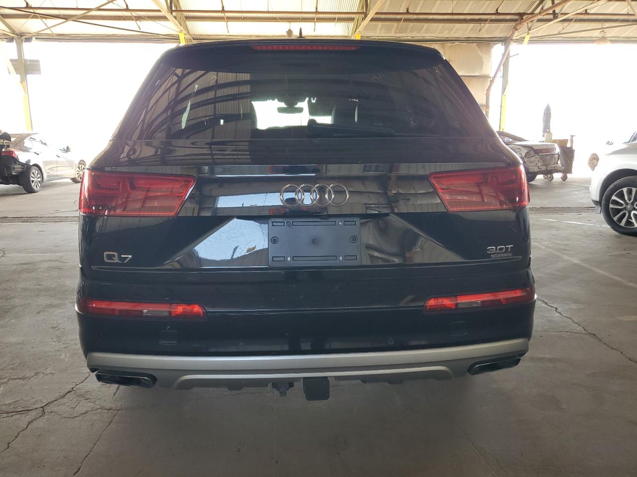 WA1LAAF70HD052585 2017 Audi Q7 Premium Plus