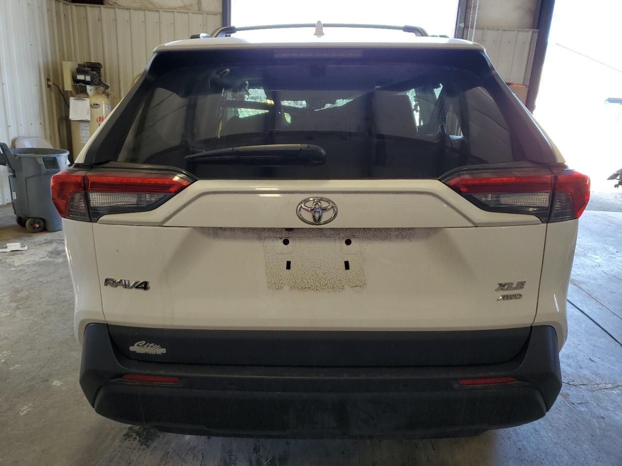 2t3a1rfv3lc133975 2T3A1RFV3LC133975 2020 Toyota Rav4 Xle Premium