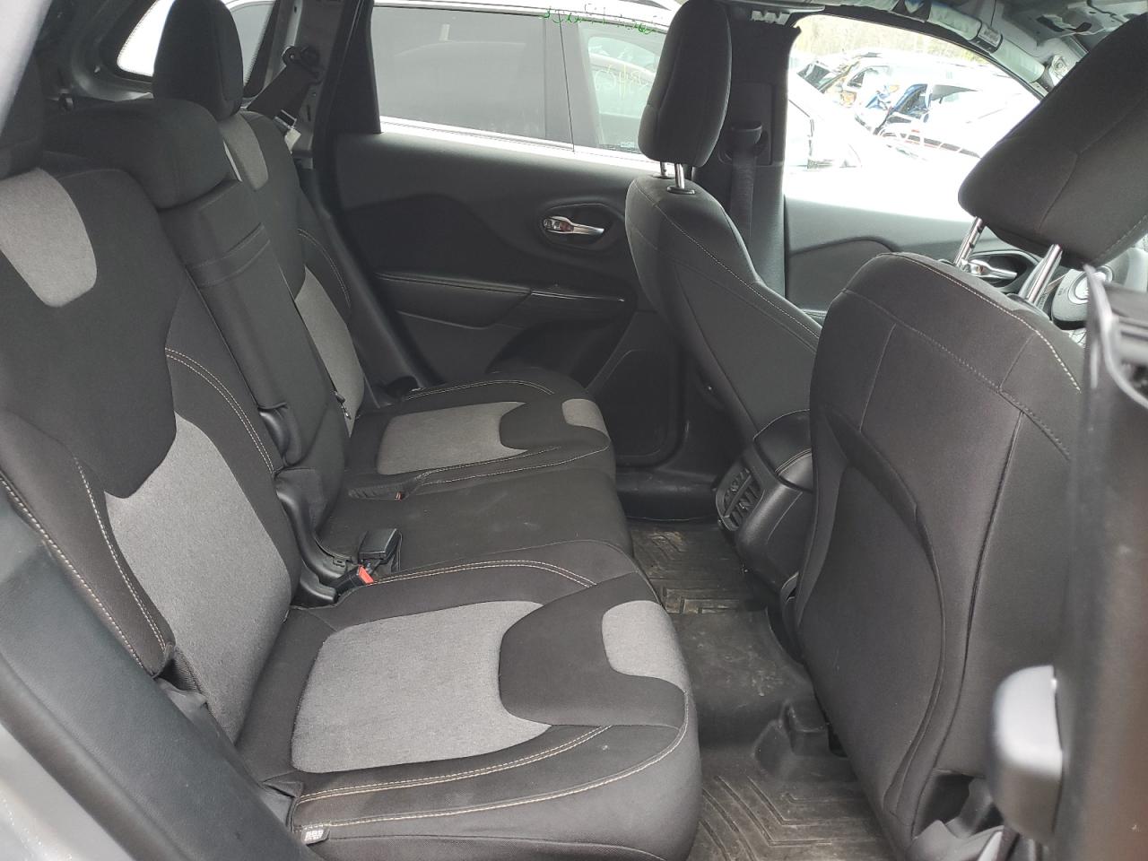 1C4PJMCB3EW147403 2014 Jeep Cherokee Latitude