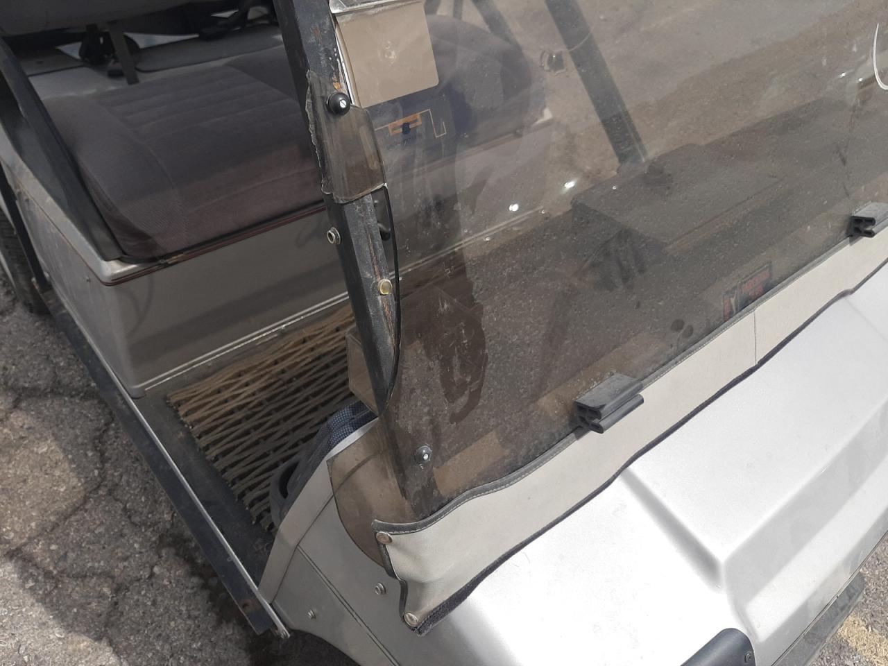 A0038937135 2000 Golf Cart