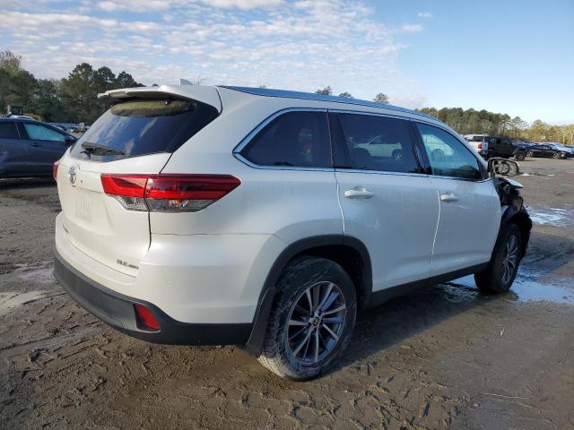 VIN 5TDJZRFH1KS626474 2019 Toyota Highlander, SE no.3