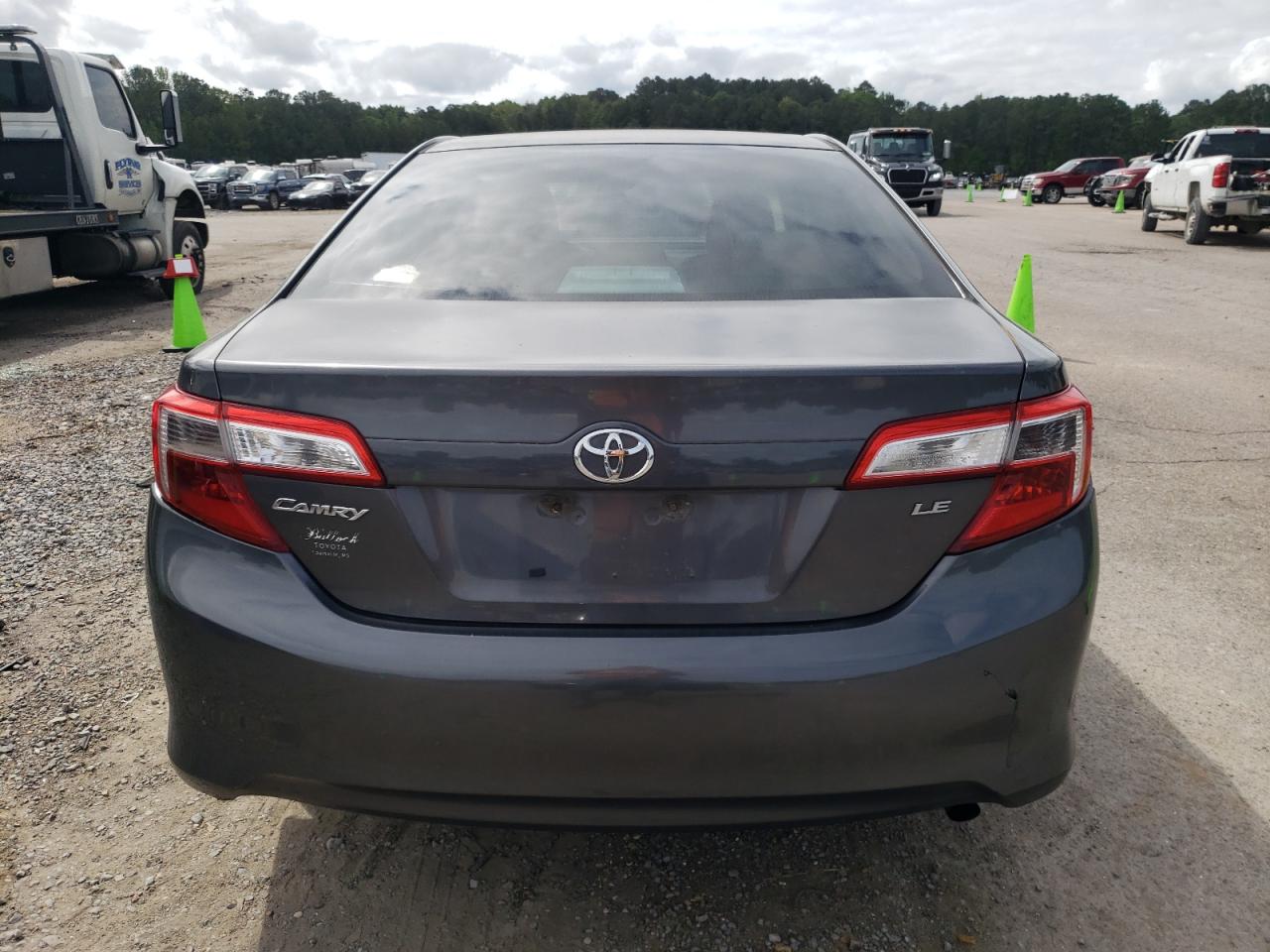 2012 Toyota Camry Base vin: 4T4BF1FK1CR261352