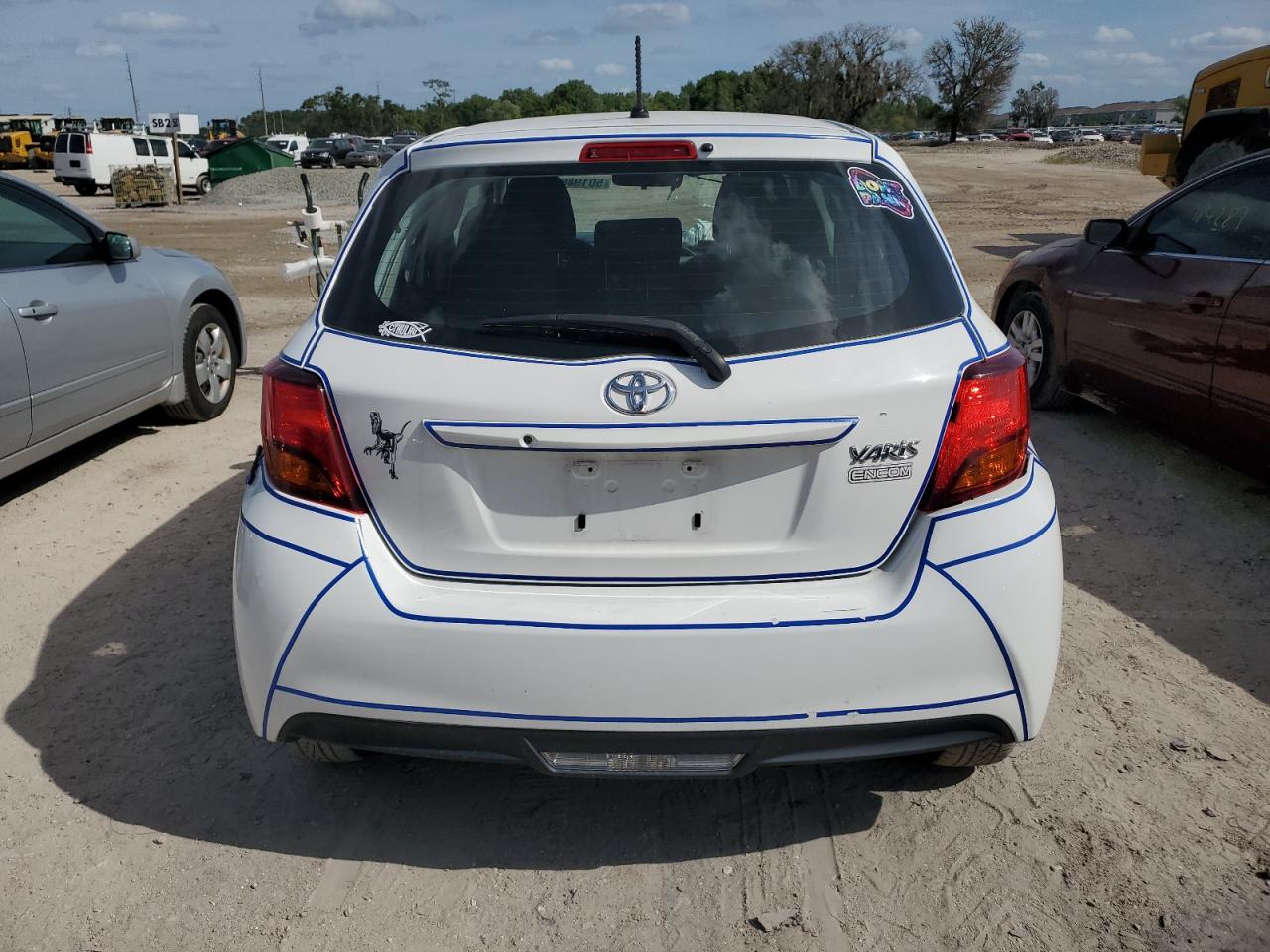 VNKKTUD37FA020588 2015 Toyota Yaris