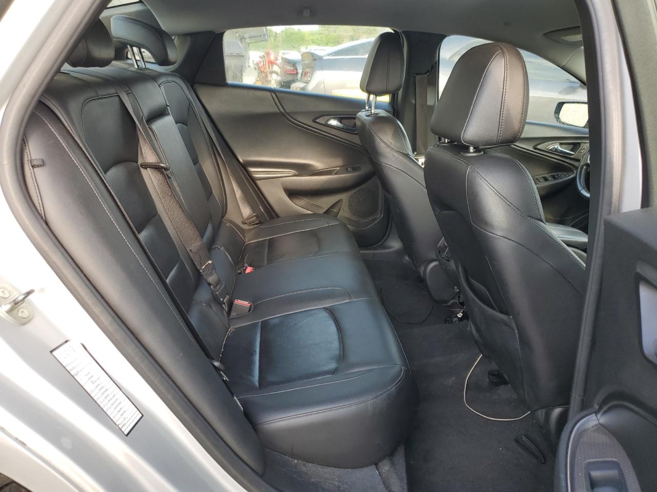 1G1ZD5ST0JF197548 2018 Chevrolet Malibu Lt