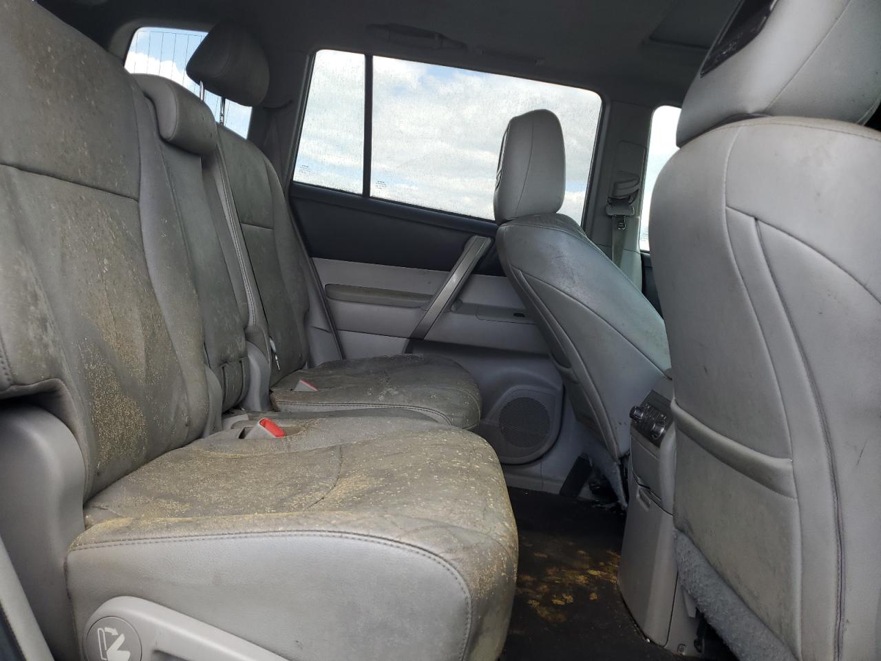 5TDZA3EH1BS015434 2011 Toyota Highlander Base