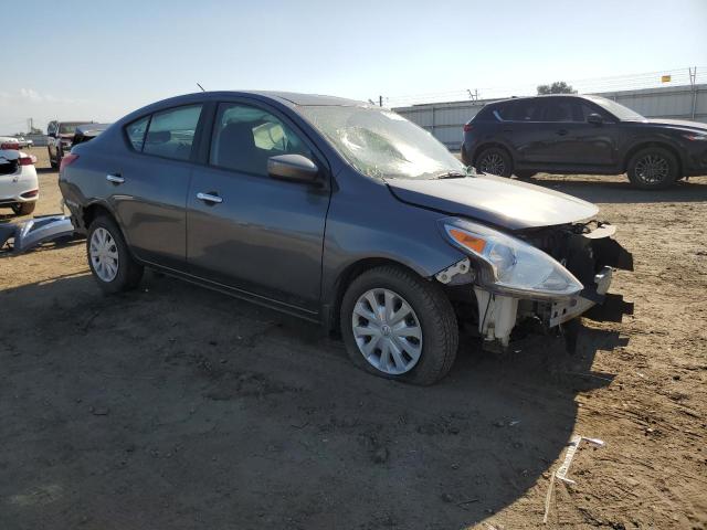 VIN 3N1CN7AP2JL875722 2018 NISSAN VERSA no.4