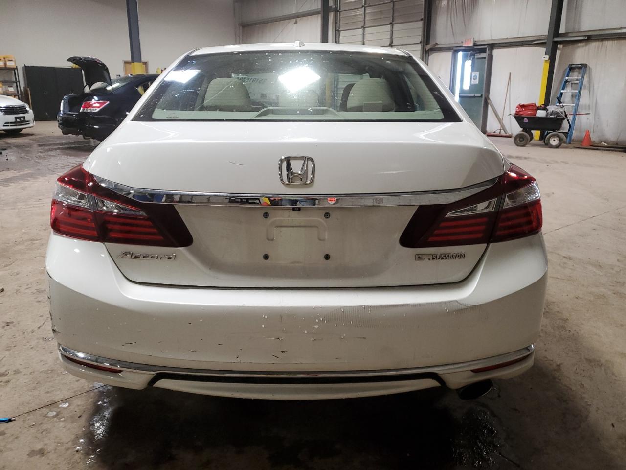 1HGCR2F84HA157663 2017 Honda Accord Exl