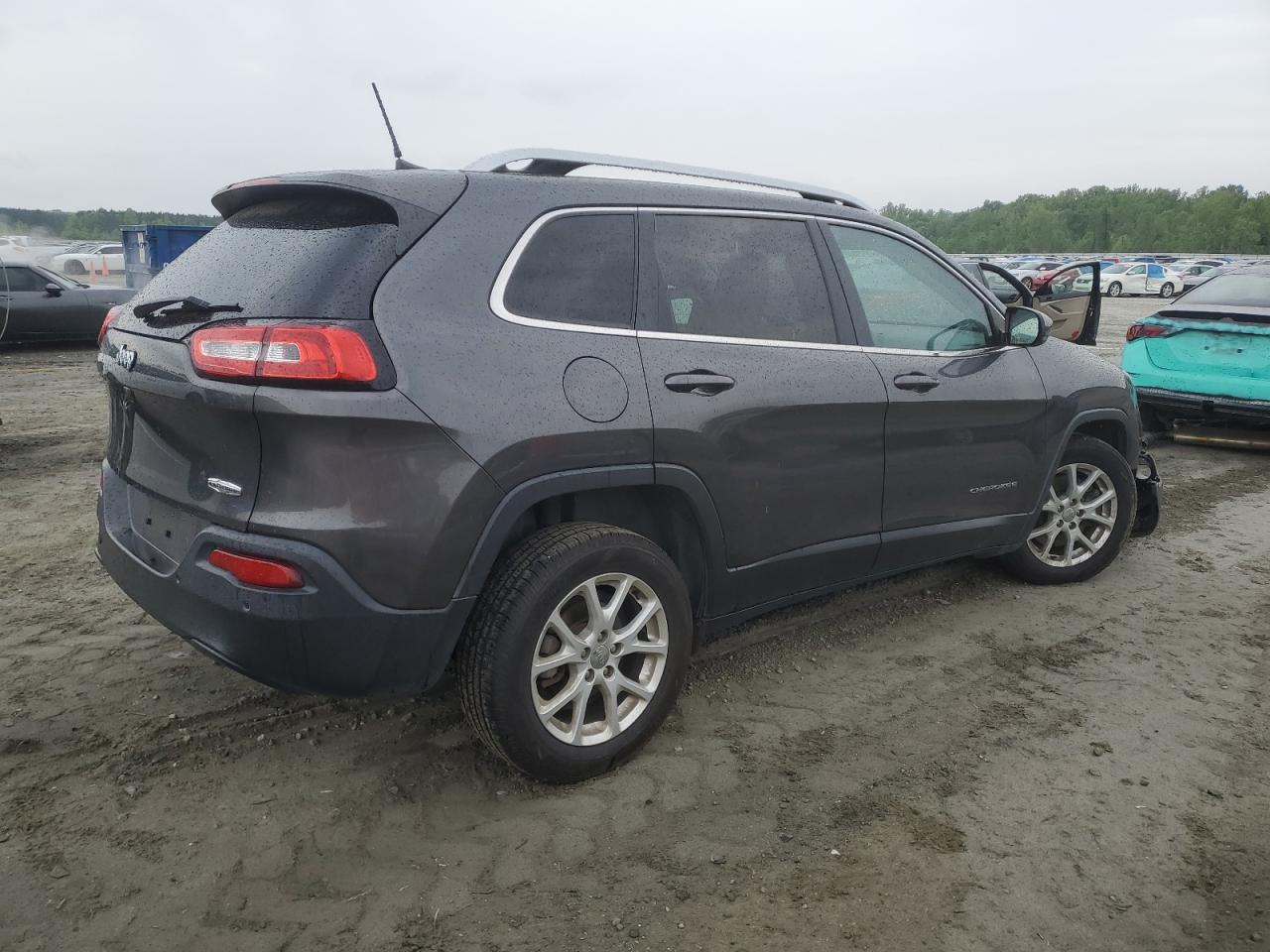 2017 Jeep Cherokee Latitude vin: 1C4PJLCB6HW595696