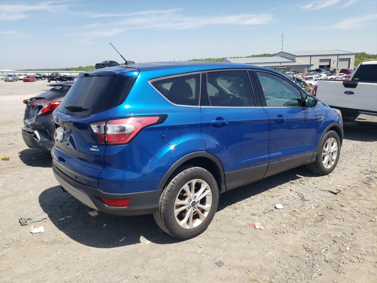 1FMCU9GD3HUC08856 2017 Ford Escape Se