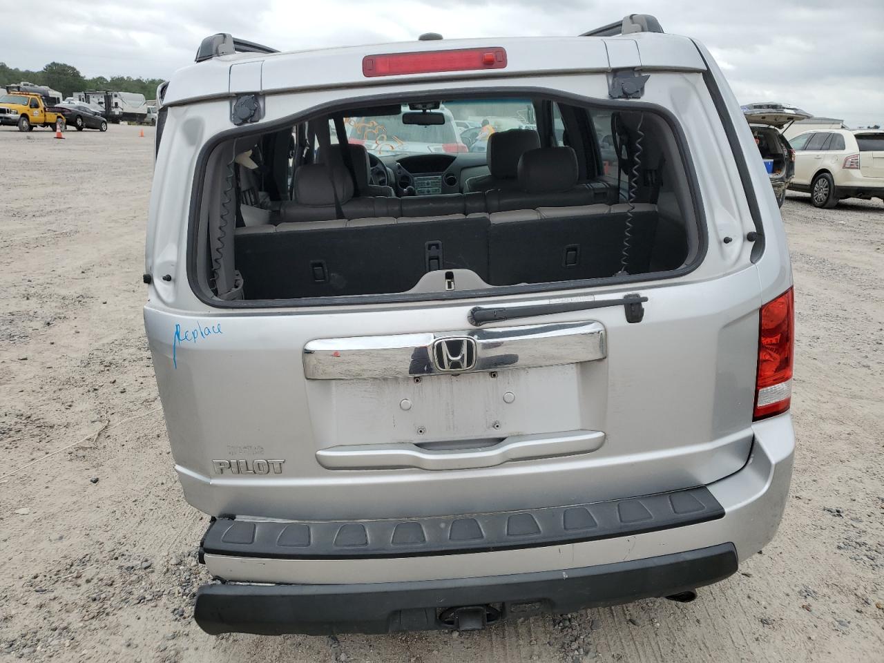 5FNYF3H60BB049778 2011 Honda Pilot Exl
