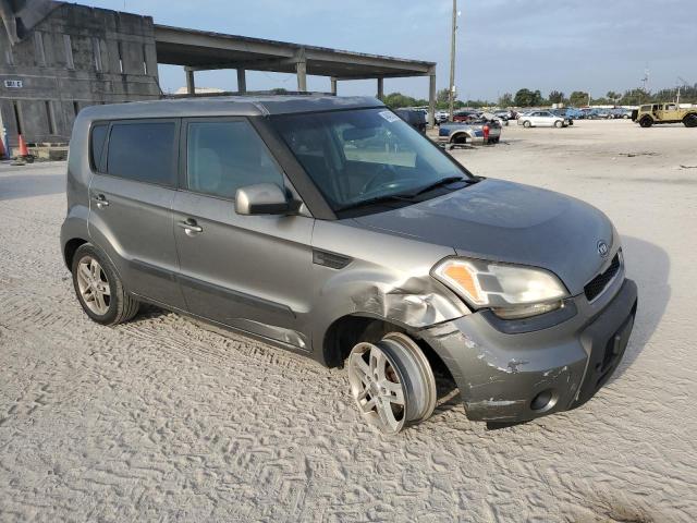 2011 Kia Soul + VIN: KNDJT2A23B7275816 Lot: 49493734