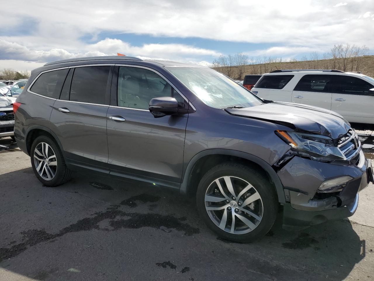 5FNYF6H99JB010021 2018 Honda Pilot Touring