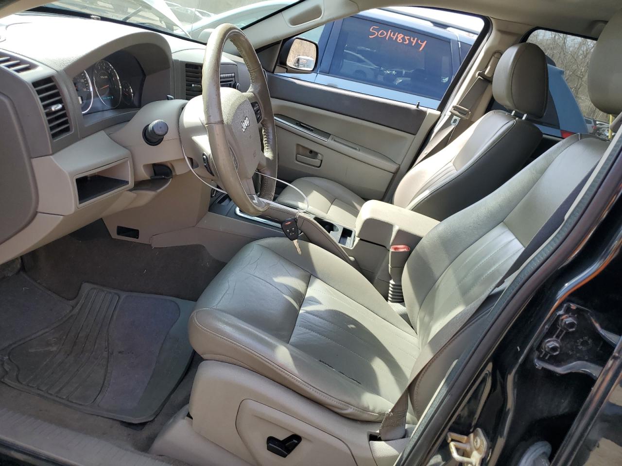 1J4GR48K06C350697 2006 Jeep Grand Cherokee Laredo