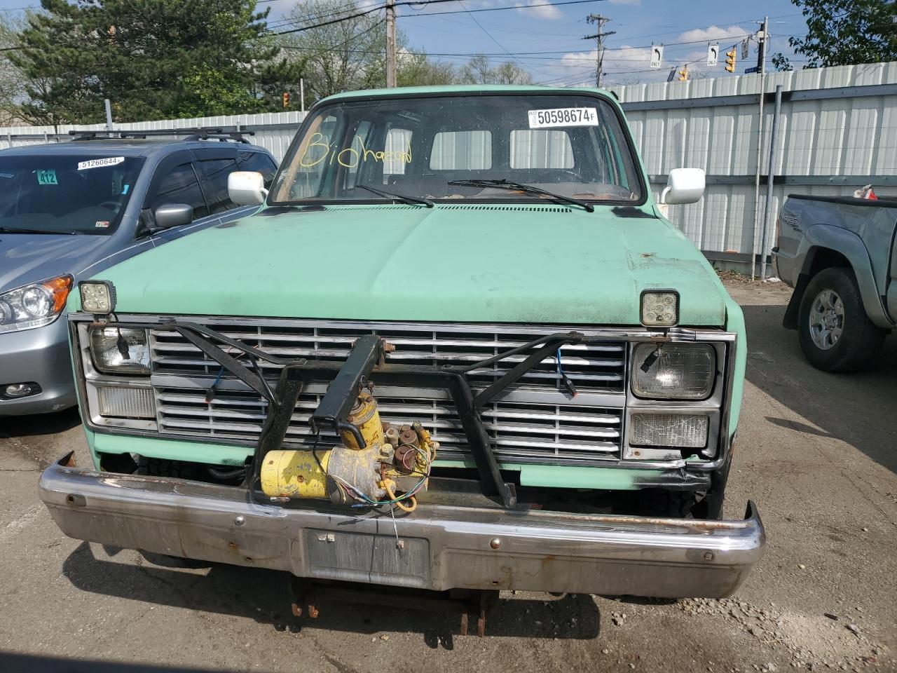 1G8GK26M6EF187502 1984 Chevrolet Suburban K2