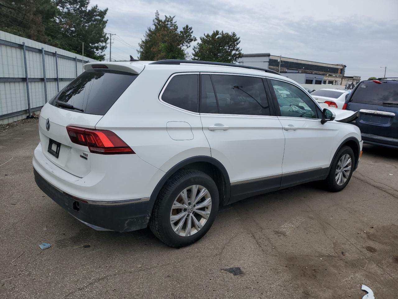 3VV2B7AX7JM012329 2018 Volkswagen Tiguan Se