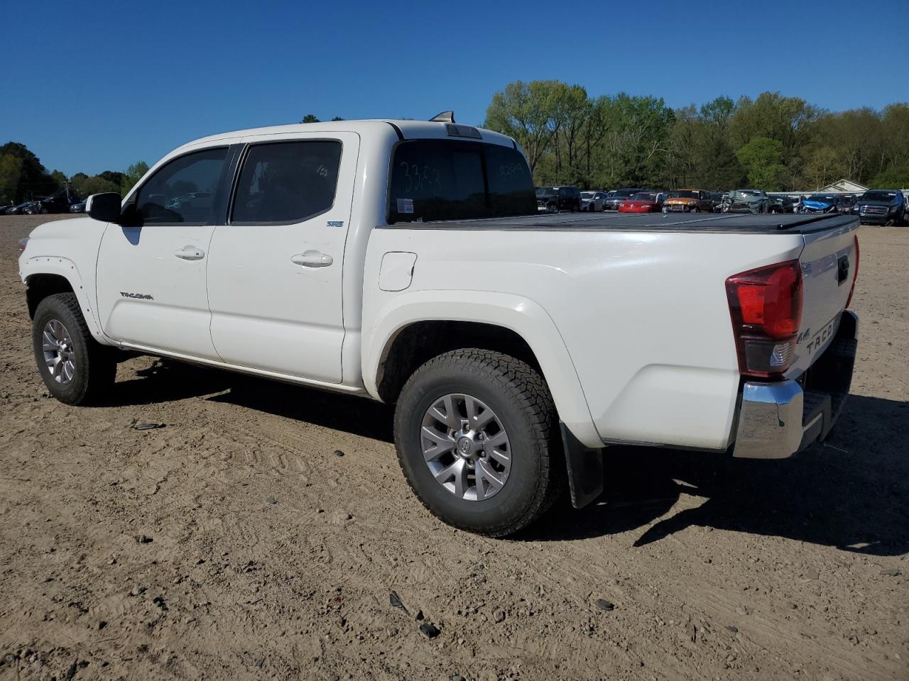 3TMCZ5AN1JM123797 2018 Toyota Tacoma Double Cab