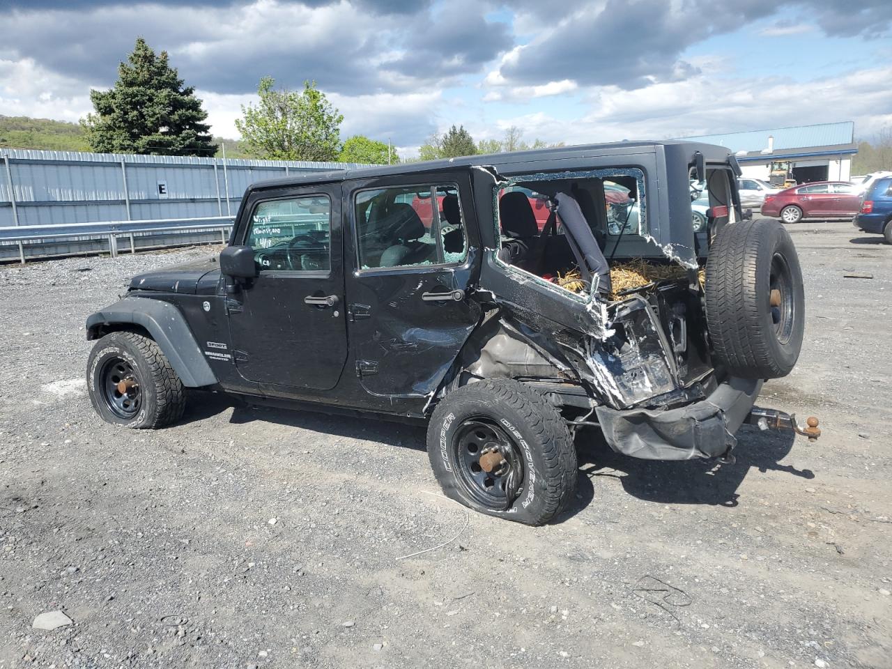 1C4BJWDGXGL125760 2016 Jeep Wrangler Unlimited Sport