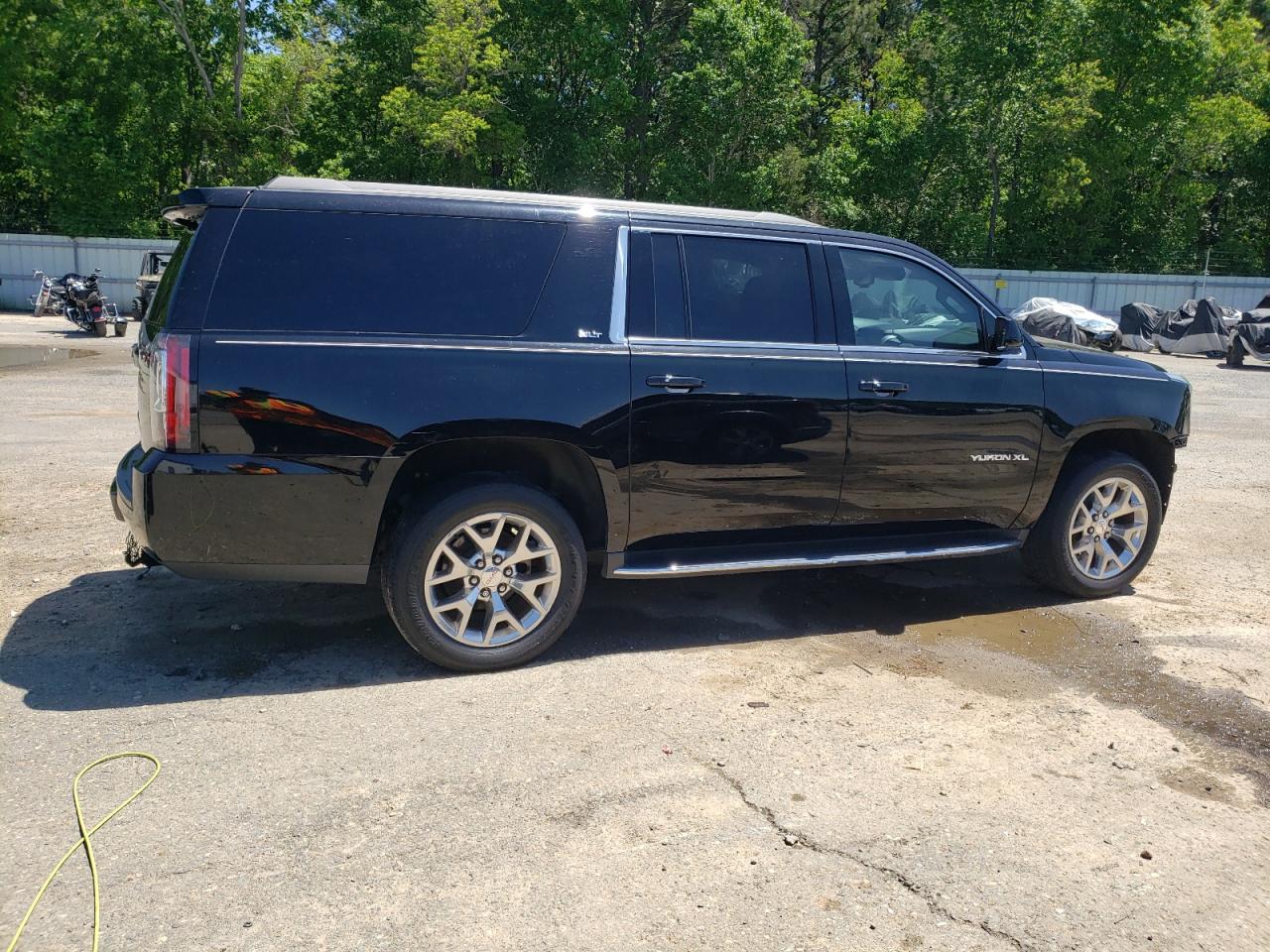 2017 GMC Yukon Xl C1500 Slt vin: 1GKS1GKC8HR174965