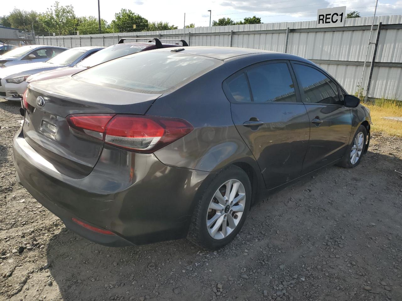 2017 Kia Forte Lx vin: 3KPFL4A7XHE144999