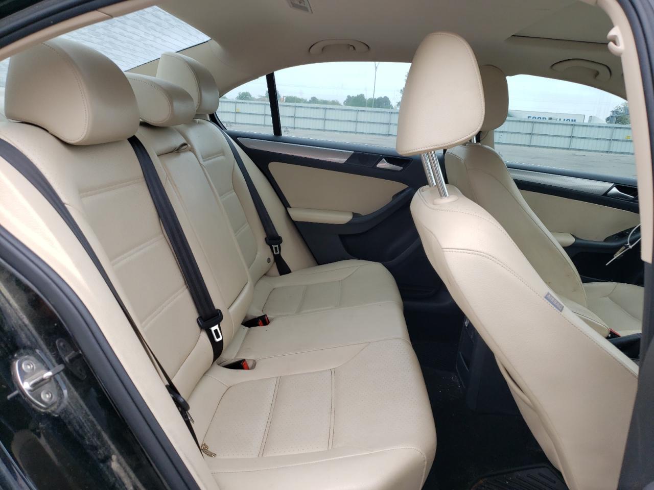 3VWDB7AJ8HM318112 2017 Volkswagen Jetta Se