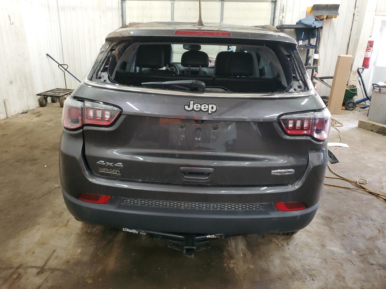 3C4NJDBB7JT185340 2018 Jeep Compass Latitude