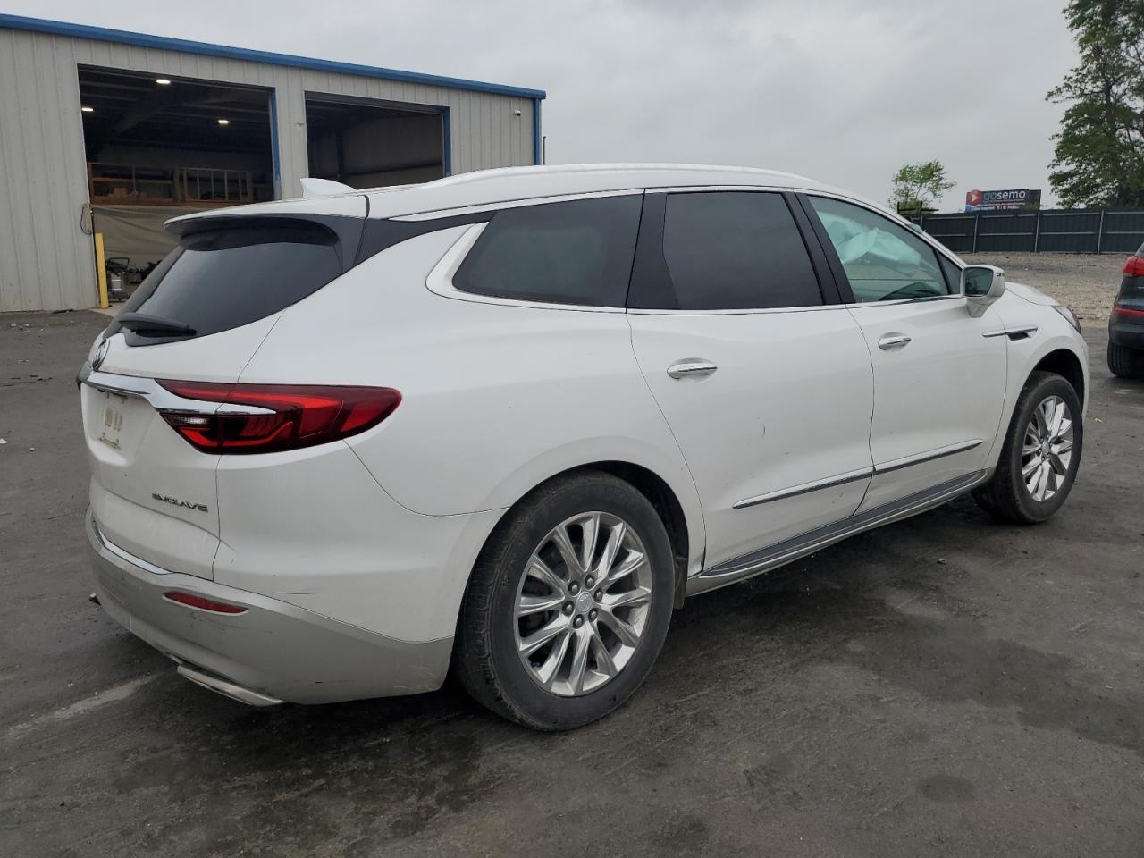 5GAERCKW8JJ232986 2018 Buick Enclave Premium