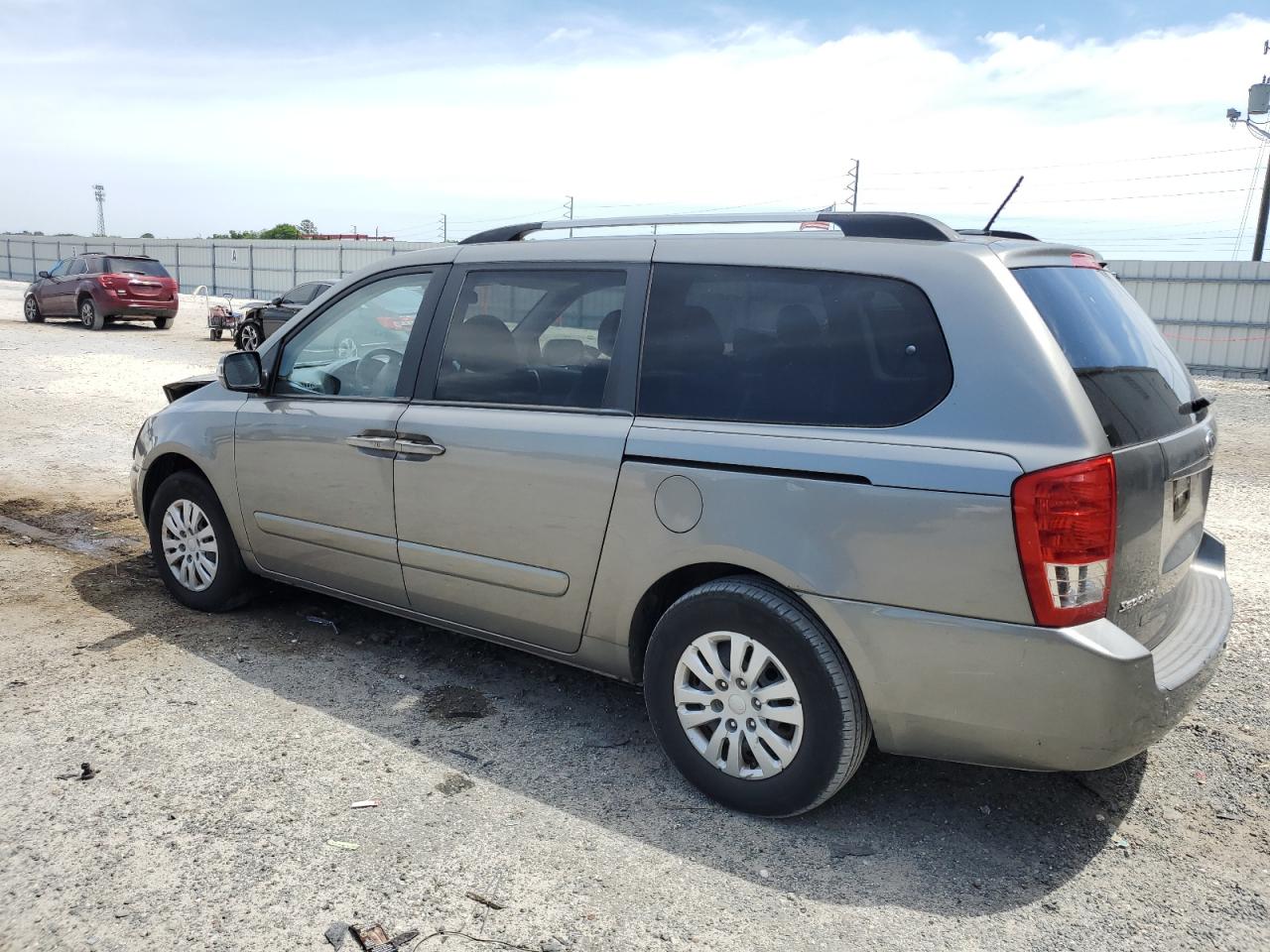 KNDMG4C71B6383945 2011 Kia Sedona Lx