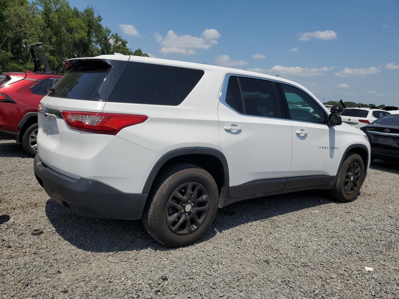 2021 Chevrolet Traverse Ls vin: 1GNERFKW7MJ123818