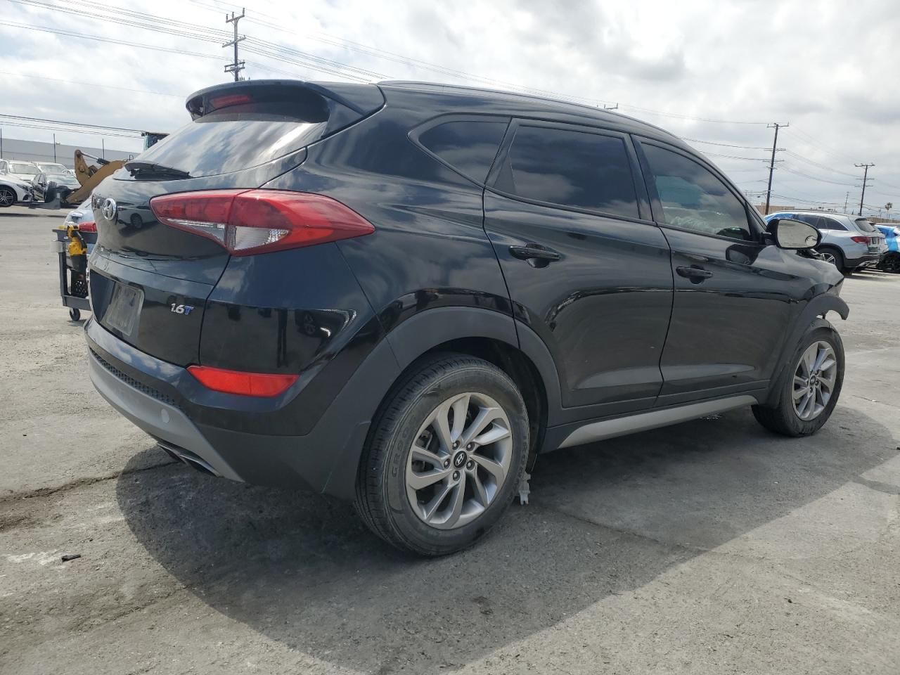 KM8J33A23HU310155 2017 Hyundai Tucson Limited