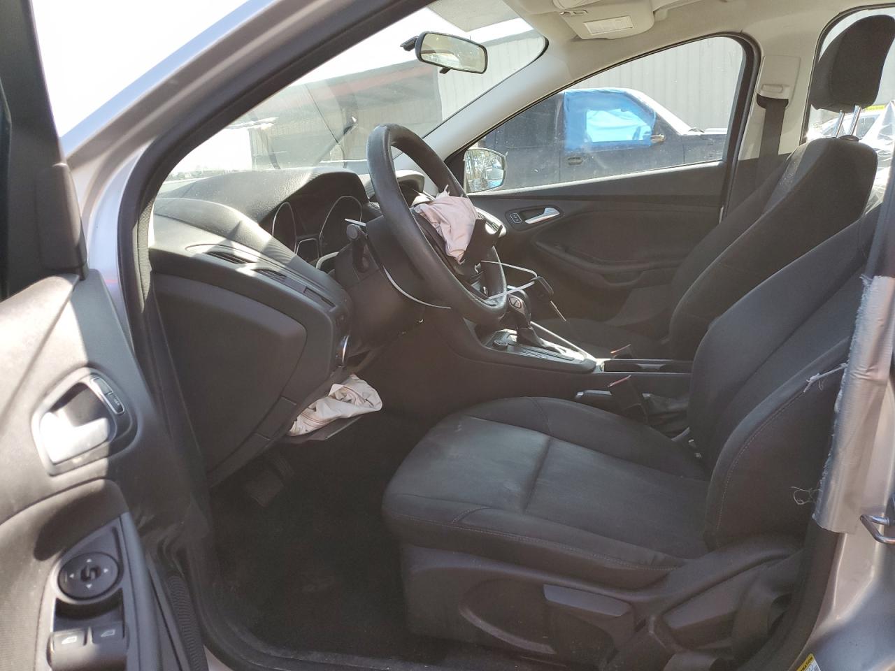 1FADP3F2XFL239057 2015 Ford Focus Se