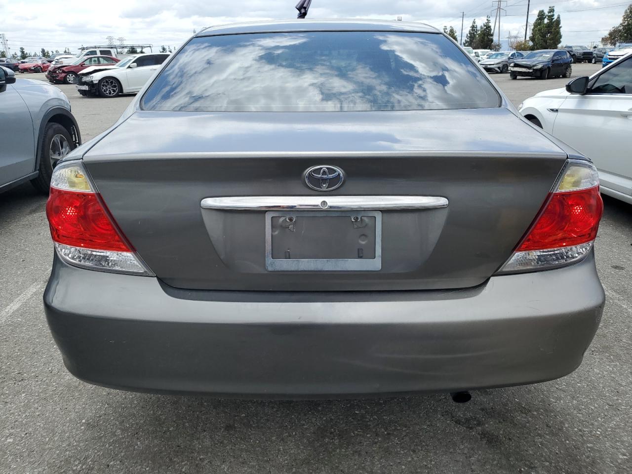 4T1BE32K15U554203 2005 Toyota Camry Le