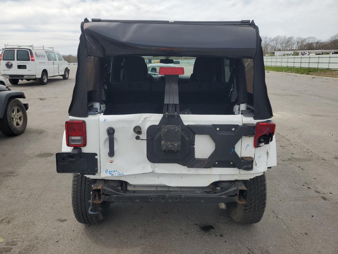 1C4BJWEG1GL178569 2016 Jeep Wrangler Unlimited Sahara