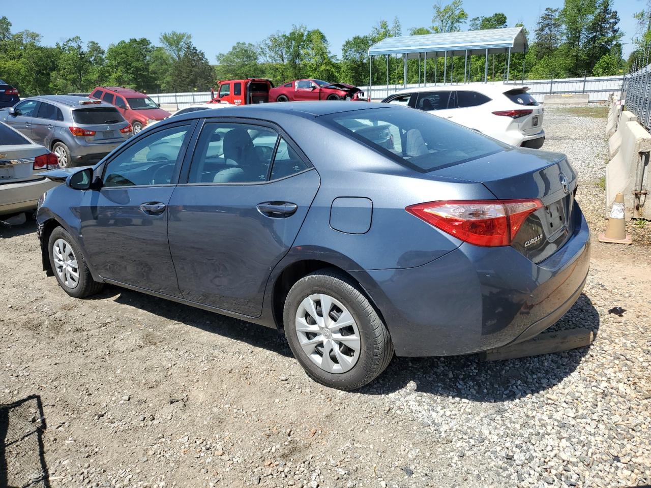 2018 Toyota Corolla L vin: 5YFBURHEXJP852204