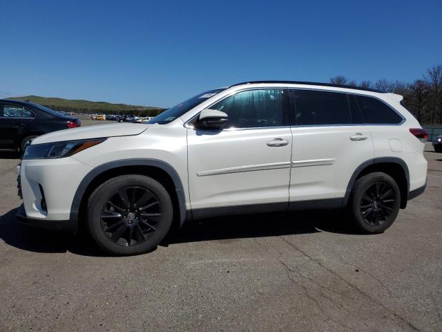 VIN 5TDJZRFH8KS623202 2019 Toyota Highlander, SE no.1