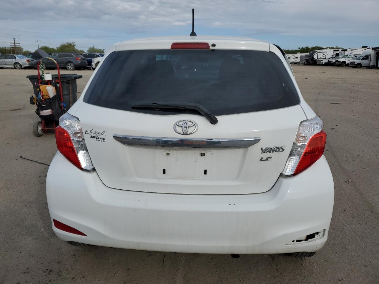 JTDKTUD33CD532075 2012 Toyota Yaris